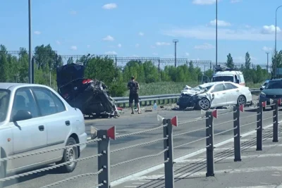 НА ВЪЕЗДЕ В РОСТОВ ИЗ-ЗА СМЕРТЕЛЬНОГО ДТП РАСТЯНУЛАСЬ ПРОБКА НА 4 КИЛОМЕТРА