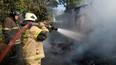 В РОСТОВСКОЙ ОБЛАСТИ ЗАГОРЕЛИСЬ 10 ЧАСТНЫХ ДОМОВ