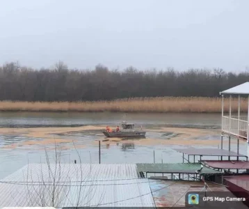 ОЧЕРЕДНОЕ МАСЛЯНИСТОЕ ПЯТНО ОБНАРУЖИЛИ В ДОНУ В РОСТОВСКОЙ ОБЛАСТИ