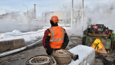 В НОВОЧЕРКАССКЕ УСТРАНИЛИ АВАРИЮ, ОСТАВИВШУЮ БЕЗ ОТОПЛЕНИЯ БОЛЕЕ 8 ТЫС. ЖИТЕЛЕЙ