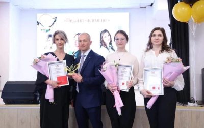 «Геннадий все решит»: глава Ленинского района Ростова превратила встречу с жителями в пиар участника праймериз «Единой России»