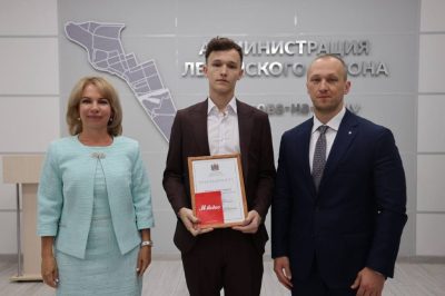 Будущие кандидаты в депутаты гордумы Ростова от «Единой России» стали главными звездами выпускных, игнорируя законы РФ