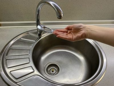В РОСТОВЕ ИЗ-ЗА ПОРЫВА НА СЕТЯХ ЖИТЕЛИ ДВУХ УЛИЦ ОСТАЛИСЬ БЕЗ ВОДЫ