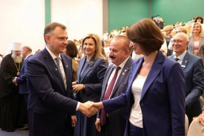 В РОСТОВСКОЙ ОБЛАСТИ УЧИТЕЛЯМ ПРОИНДЕКСИРУЮТ ОКЛАДЫ НА 7,6%