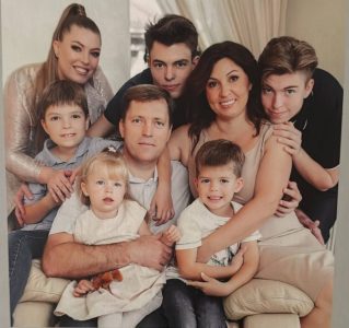 СЕМЬЯ ИЗ РОСТОВСКОЙ ОБЛАСТИ ПОЛУЧИЛА ОРДЕН «РОДИТЕЛЬСКАЯ СЛАВА»