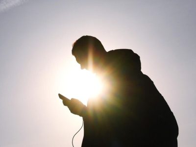 ДЛЯ РОССИЙСКИХ СИМ-КАРТ МОГУТ ВВЕСТИ «ПЕРИОД ОХЛАЖДЕНИЯ»