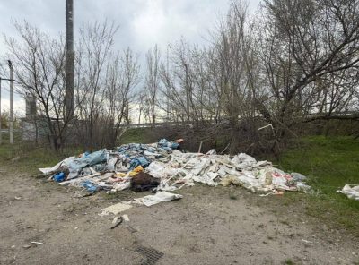 СЛЮСАРЬ ОБЪЯВИЛ ВОЙНУ «СЕРЫМ ВОЗЧИКАМ» МУСОРА