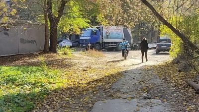 АВТОЮРИСТ ПРОКОММЕНТИРОВАЛ ДВЕ АКТУАЛЬНЫЕ ТРАНСПОРТНЫЕ ПРОБЛЕМЫ РОСТОВА