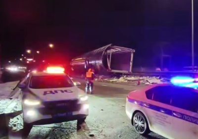 В КАМЕНСКОМ РАЙОНЕ САМОСВАЛ СНЕС МОСТ