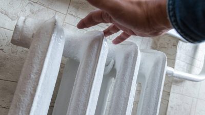 ПОРЫВ ТЕПЛОТРАССЫ В ЦЕНТРЕ РОСТОВА ОСТАВИЛ БЕЗ ТЕПЛА ДЕВЯТЬ ЖИЛЫХ ДОМОВ