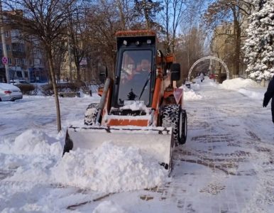 СЛЮСАРЬ ПОРУЧИЛ МИНТРАНСУ РАЗОБРАТЬ ПРИЧИНЫ ТРАНСПОРТНОГО КОЛЛАПСА ПОСЛЕ СНЕГОПАДА