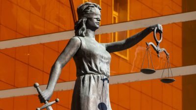 ВС РФ НЕ ВОЗОБНОВИЛ ПОЛНОМОЧИЯ КОНФЛИКТОВАВШЕЙ С ПРАВООХРАНИТЕЛЯМИ СУДЬИ МАМЕЛКО