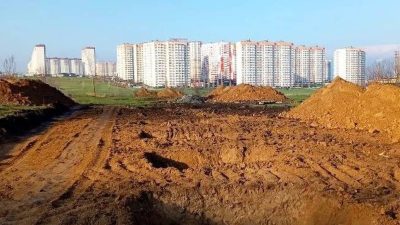 В МИКРОРАЙОНЕ СУВОРОВСКИЙ НАЧАЛИ СТРОИТЬ МОДУЛЬНУЮ ПОЛИКЛИНИКУ