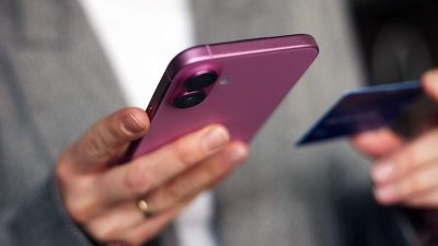 «ИЗВЕСТИЯ»: ОКОЛО 10 МЛН РОССИЯН МОГУТ ПОПАСТЬ ПОД КОНТРОЛЬ ФНС ИЗ-ЗА ПЕРЕВОДОВ