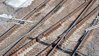 НА Ж/Д ПУТЯХ В РОСТОВСКОЙ ОБЛАСТИ ПОВРЕЖДЕНА КОНТАКТНАЯ СЕТЬ