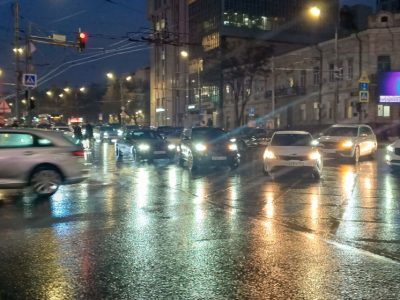 НА НОВОЙ РАБОЧЕЙ НЕДЕЛЕ В РОСТОВЕ СОХРАНИТСЯ ТЕПЛАЯ, НО ДОЖДЛИВАЯ ПОГОДА