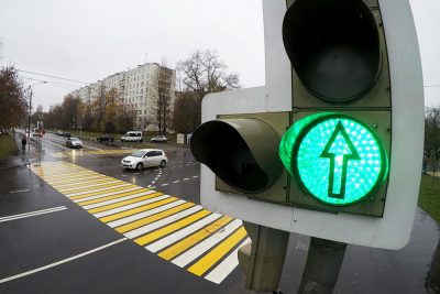 ДЕТЕКТОРЫ ТРАНСПОРТНЫХ ПОТОКОВ УСТАНОВЯТ В РОСТОВСКИХ СВЕТОФОРАХ