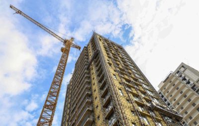 В ГОСДУМЕ ПРЕДЛОЖИЛИ ВЫКУПАТЬ НЕПРОДАЮЩИЕСЯ НОВОСТРОЙКИ ДЛЯ ПОМОЩИ НУЖДАЮЩИМСЯ
