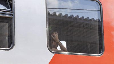 СЛЕДУЮЩИЕ ЧЕРЕЗ РОСТОВСКУЮ ОБЛАСТЬ ПОЕЗДА БУДУТ КУРСИРОВАТЬ ТОЛЬКО ДНЕМ