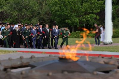 В РОСТОВЕ ПОЧТИЛИ ПАМЯТЬ ПАВШИХ В ГОДЫ ВЕЛИКОЙ ОТЕЧЕСТВЕННОЙ ВОЙНЫ